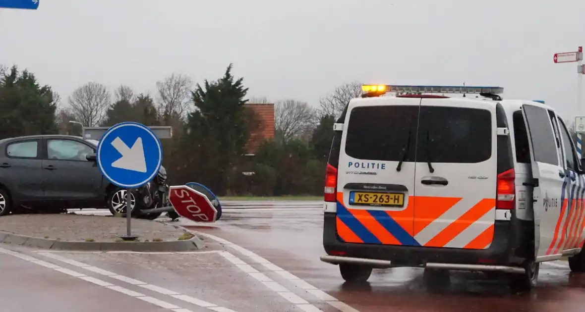 Ongeval tussen twee voertuigen op bekende kruising - Foto 1