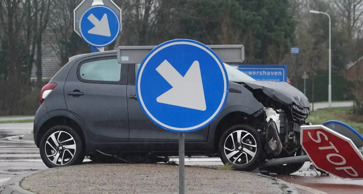 Ongeval tussen twee voertuigen op bekende kruising - Foto 10