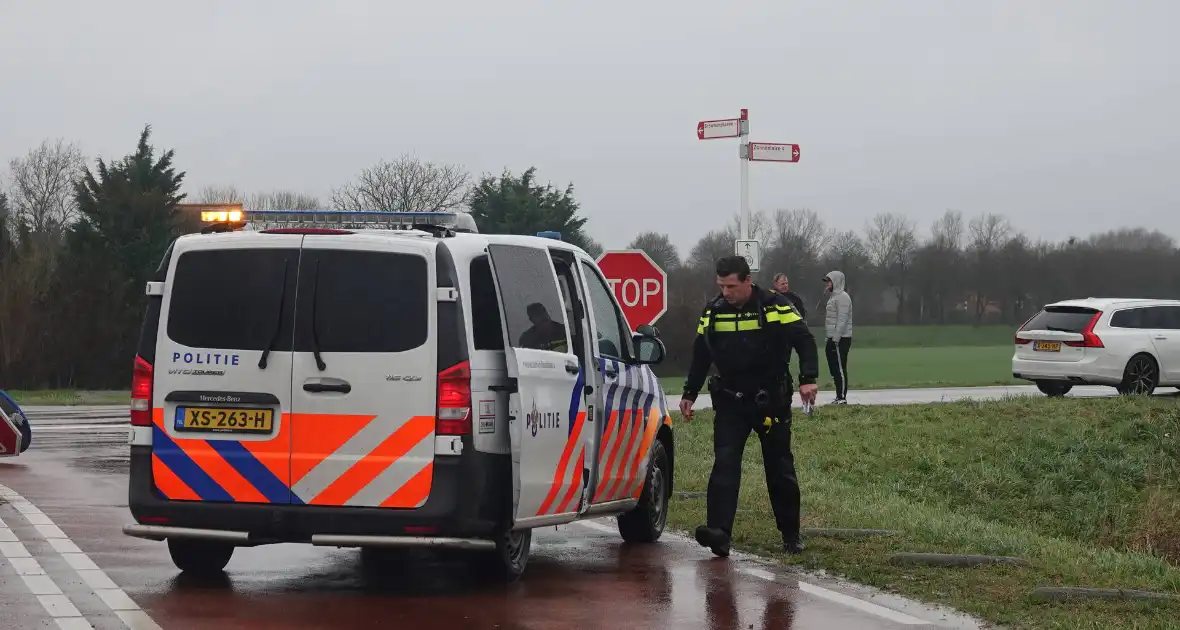 Ongeval tussen twee voertuigen op bekende kruising - Foto 12