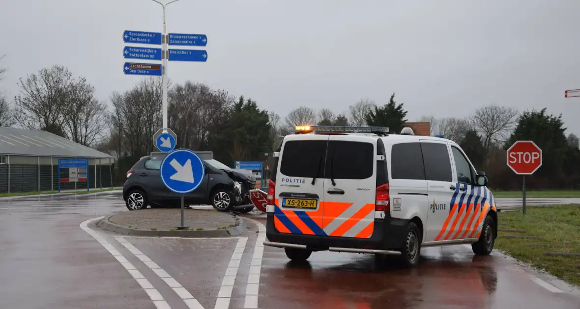 Ongeval tussen twee voertuigen op bekende kruising - Foto 15