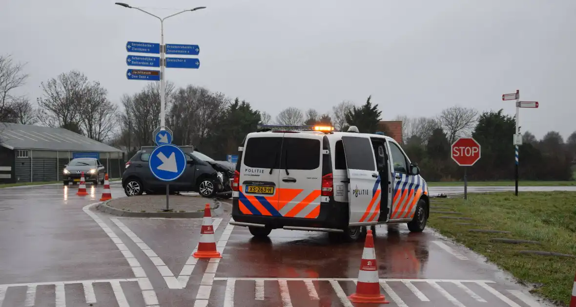 Ongeval tussen twee voertuigen op bekende kruising - Foto 17