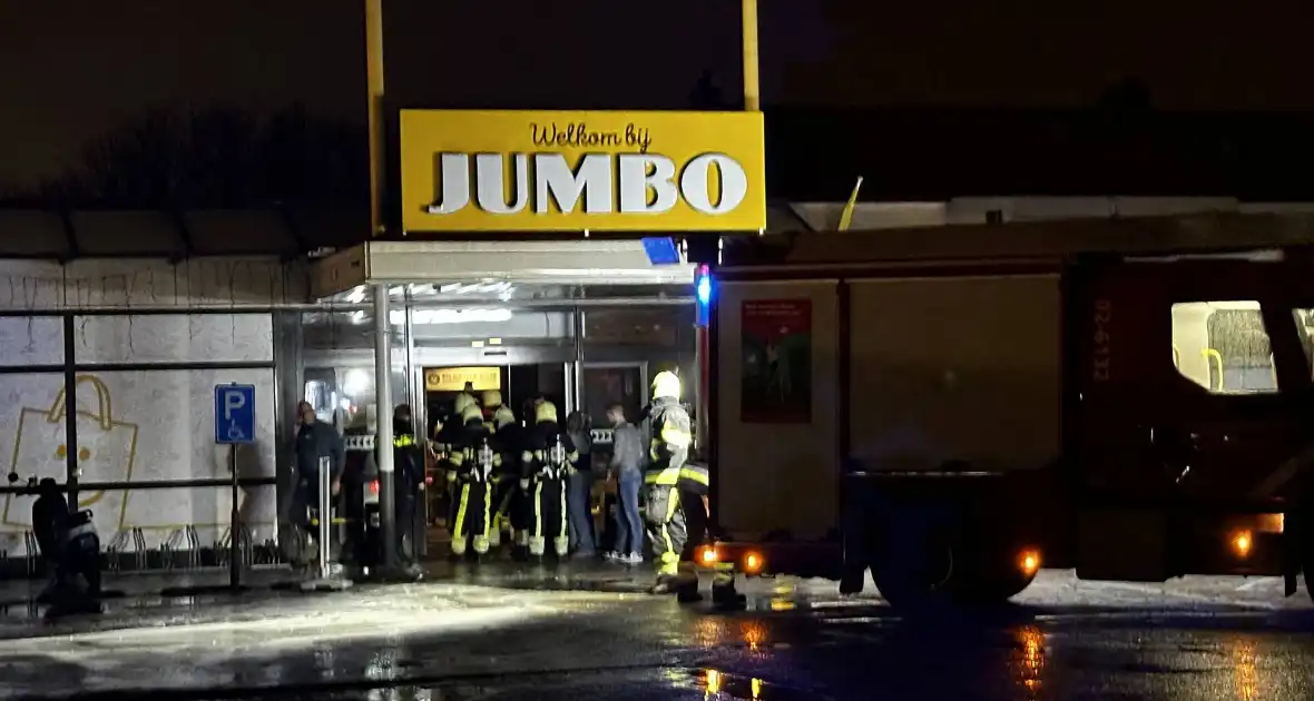 Supermarkt ontruimd door brand in meterkast - Foto 5