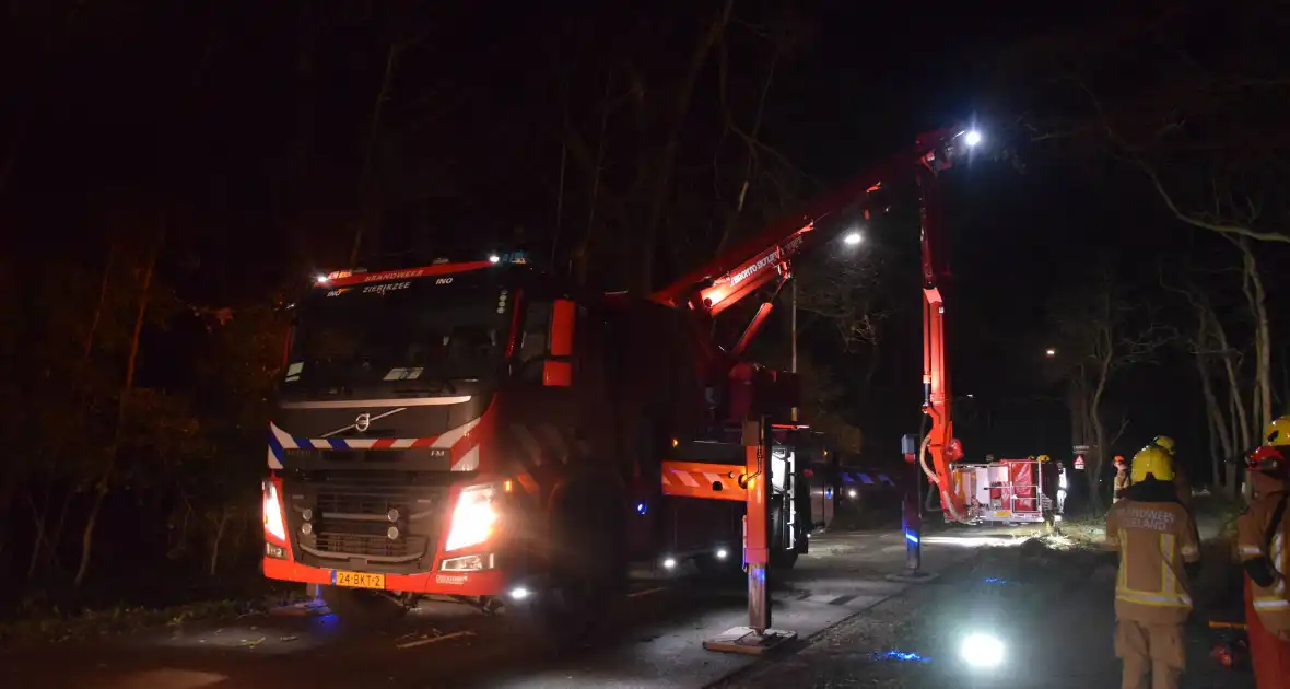 Hoogwerker ingezet bij verwijderen van takken - Foto 8