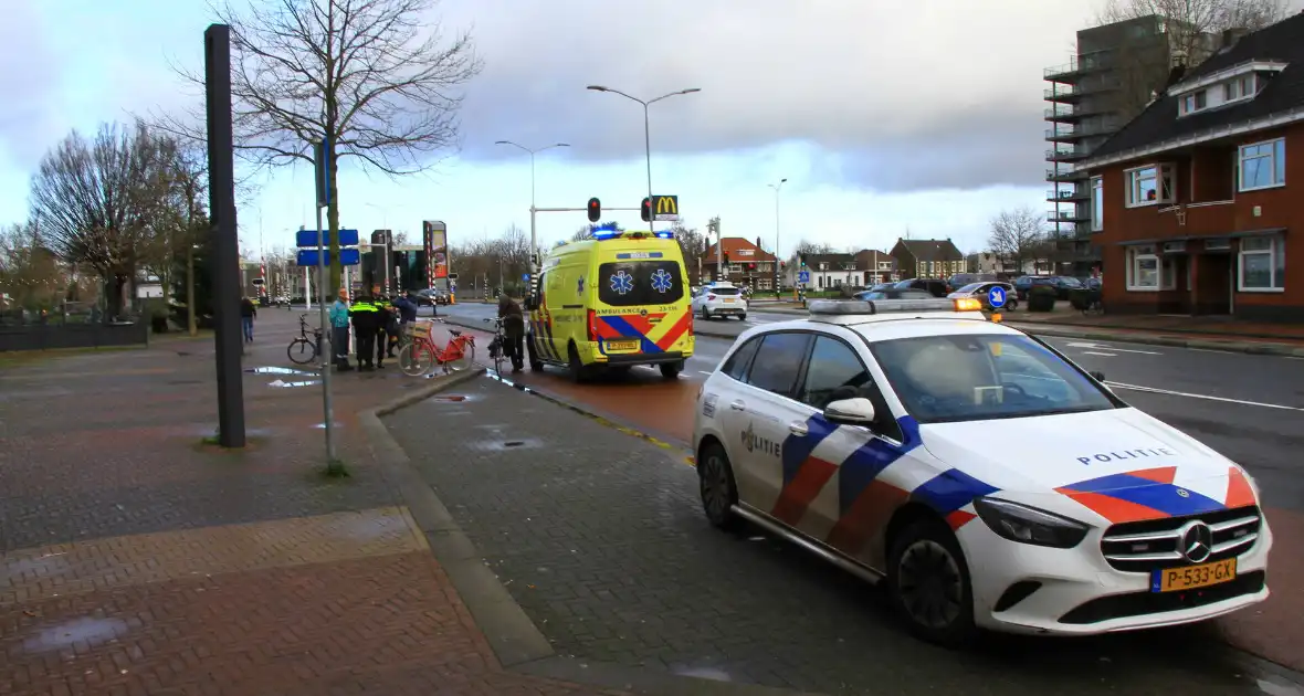 Persoon hard ten val met elektrische fiets - Foto 4