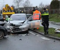 Flinke schade na botsing tussen twee voertuigen