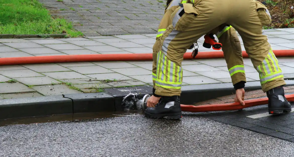 Brandweer pompt ondergelopen kelder leeg - Foto 6