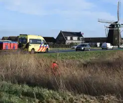 Bestelbus en personenauto botsen op bekende kruising