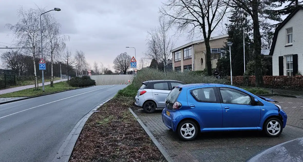 Automobilist botst tegen tunnelwand - Foto 3