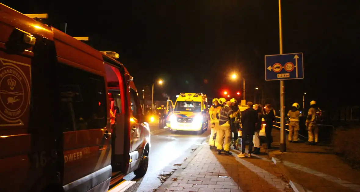 Persoon door omstanders uit water gered - Foto 8