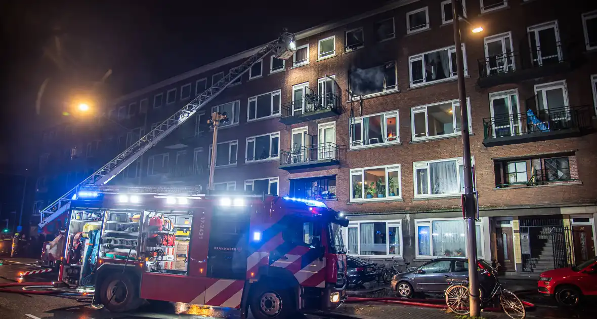 Persoon overleden bij uitslaande woningbrand - Foto 4