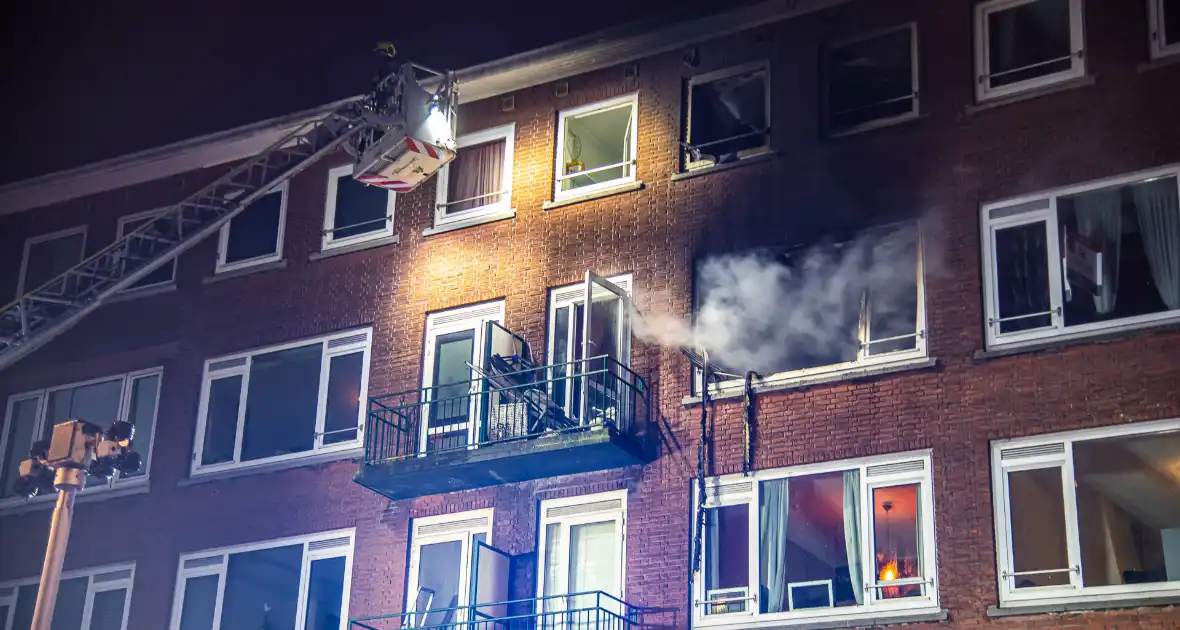 Persoon overleden bij uitslaande woningbrand - Foto 5