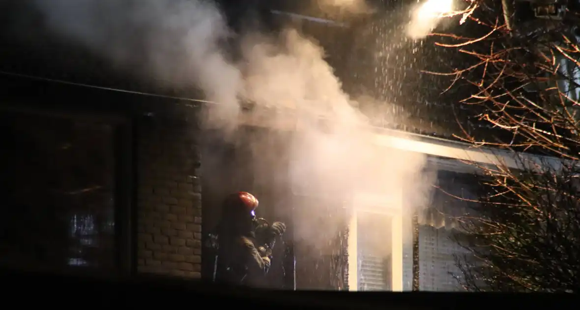 Persoon gewond bij brand in slaapkamer - Foto 1