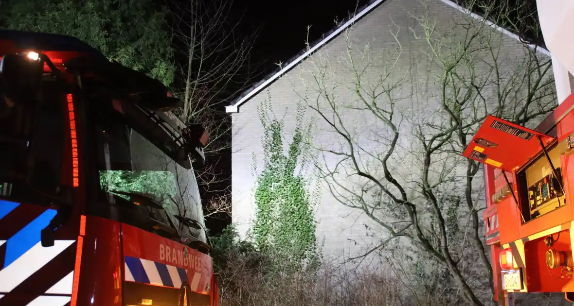 Persoon gewond bij brand in slaapkamer - Foto 16