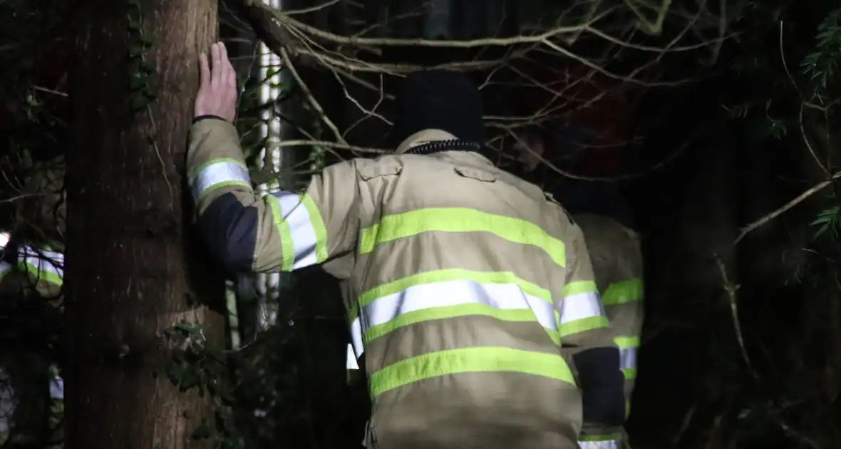 Persoon gewond bij brand in slaapkamer - Foto 7