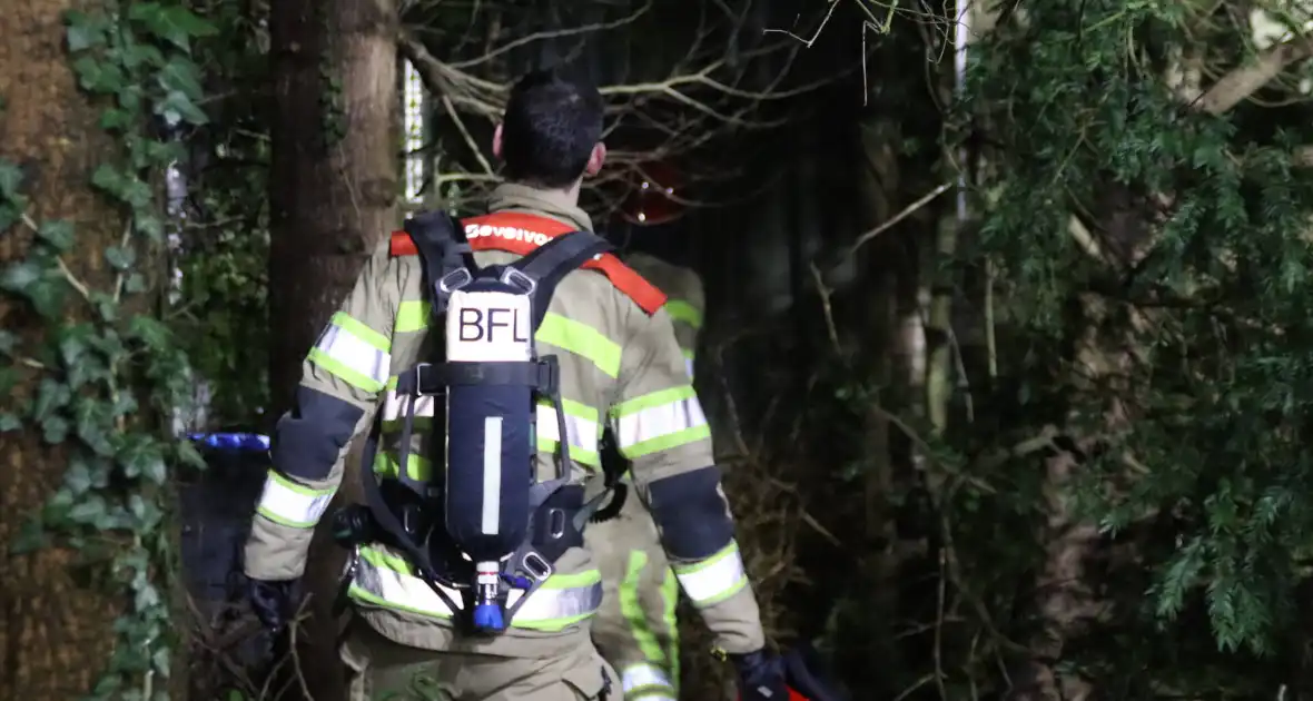 Persoon gewond bij brand in slaapkamer - Foto 9