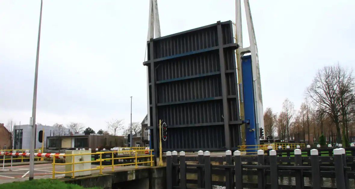 Biesterbrug volledig gestremd na storing - Foto 4