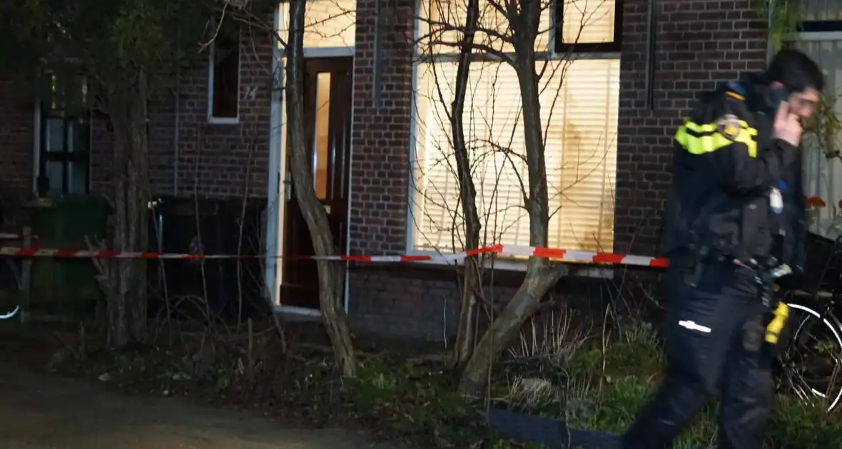 Twee aanhoudingen nadat explosief afgaat bij woning - Foto 3