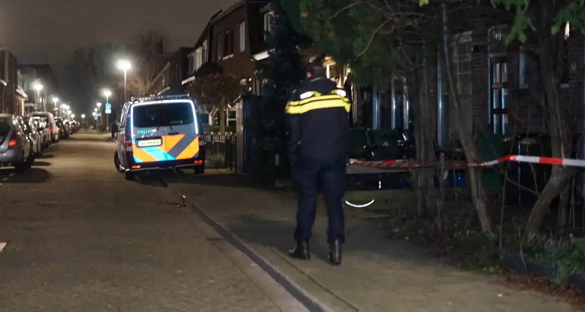 Twee aanhoudingen nadat explosief afgaat bij woning - Foto 5