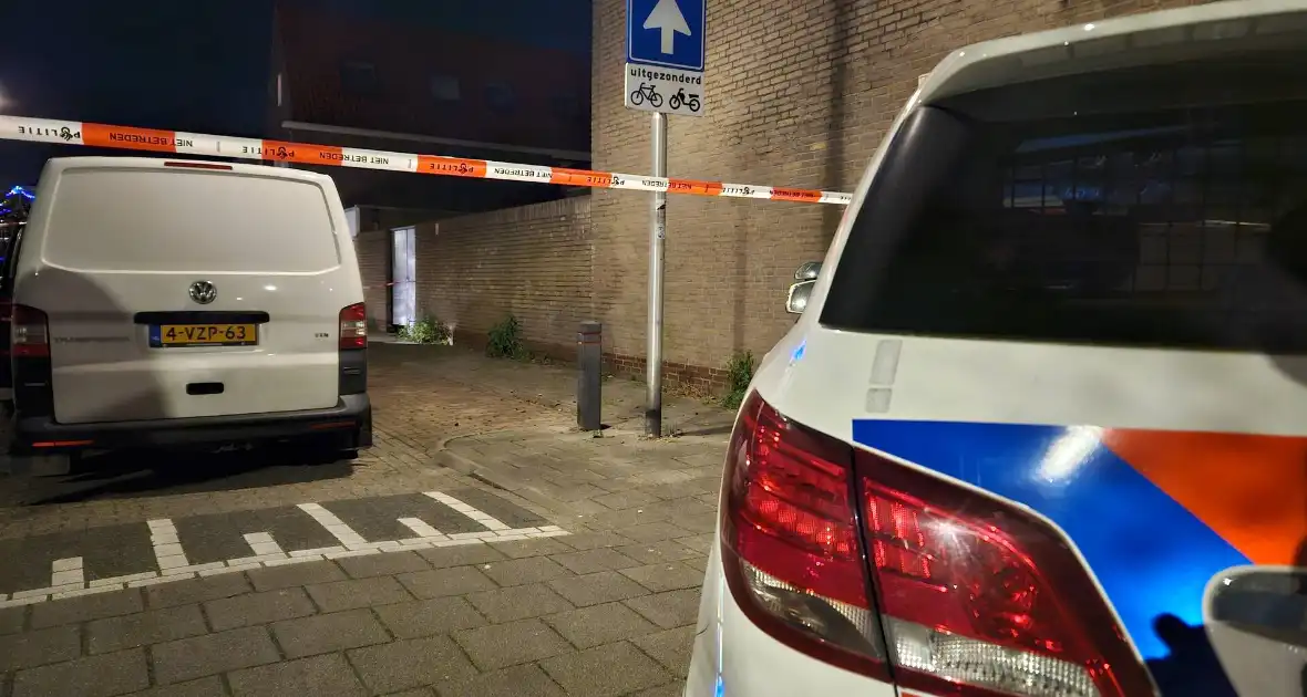 Groot onderzoek naar aantreffen overleden vrouw - Foto 5