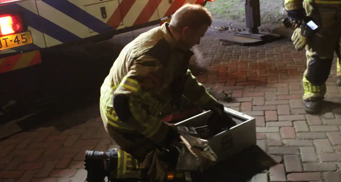 Brandweer ingezet voor een brand in schoorsteen - Foto 10