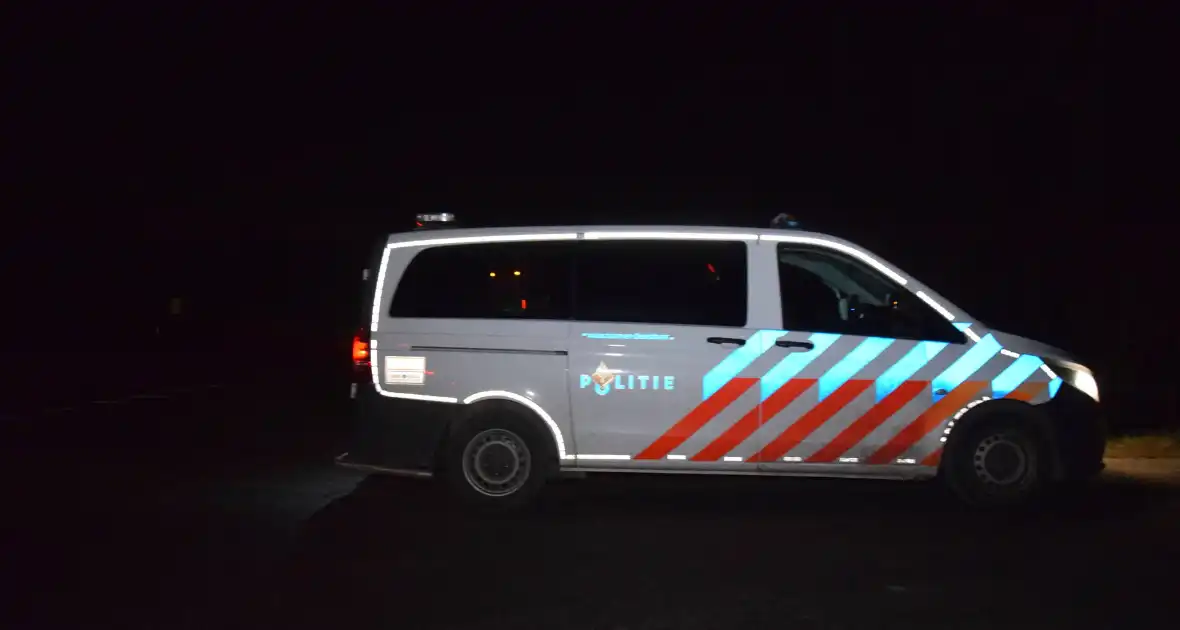 Gewonde na melding schietpartij, woning omsingeld door politie - Foto 1