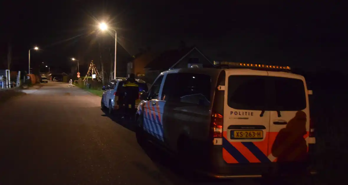 Gewonde na melding schietpartij, woning omsingeld door politie - Foto 7