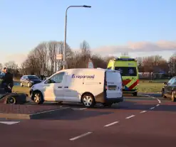 Ongeval tussen bestelbus en rolstoelscooter