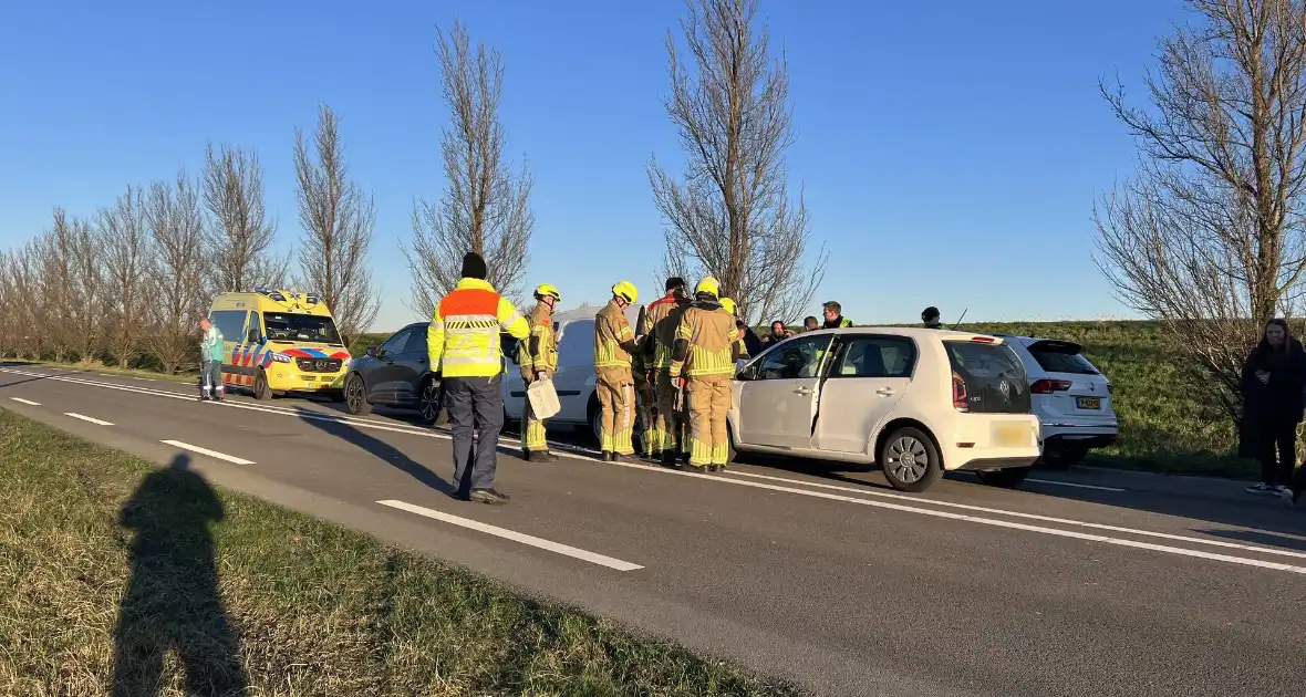 Schade en file na kettingbotsing - Foto 5