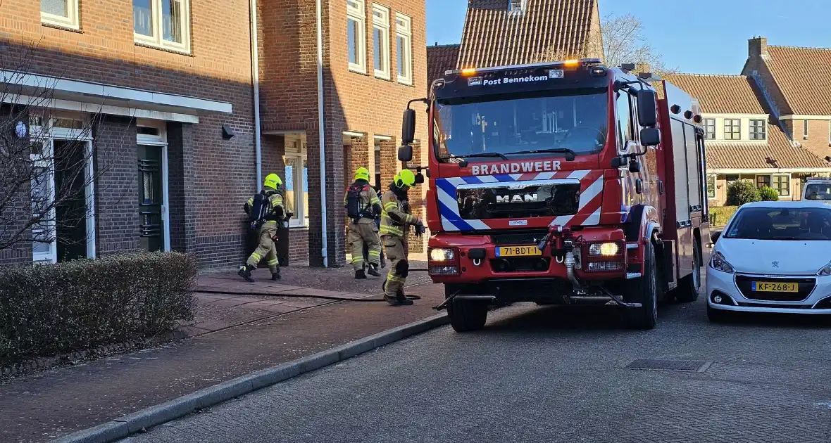 Keukenbrand in woning geblust door brandweer