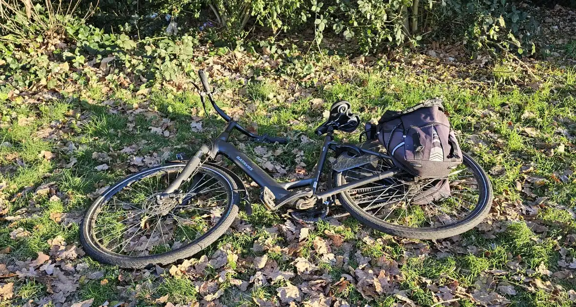 Fietser gewond bij aanrijding met automobilist - Foto 2