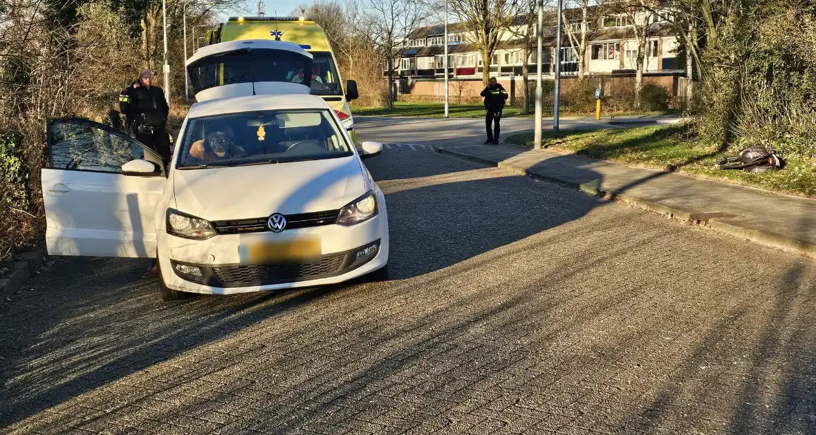 Fietser gewond bij aanrijding met automobilist - Foto 3