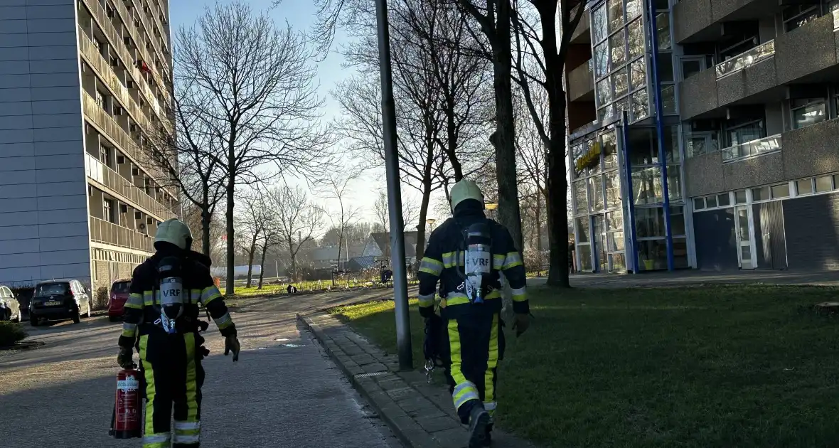 Brandweer onderzoekt afgaan rookmelder in woning - Foto 1