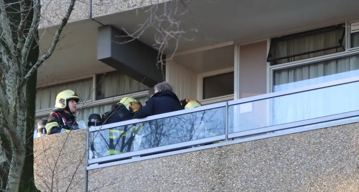 Brandweer onderzoekt afgaan rookmelder in woning - Foto 4