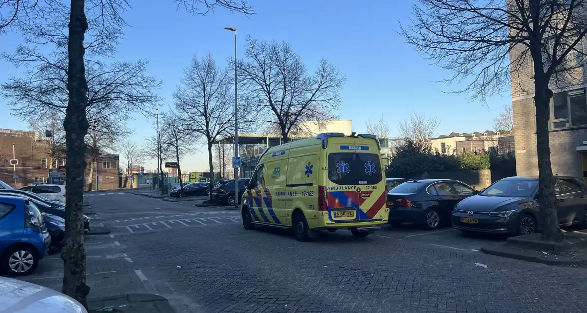 Veel hulpdiensten ingezet bij melding steekincident - Foto 1