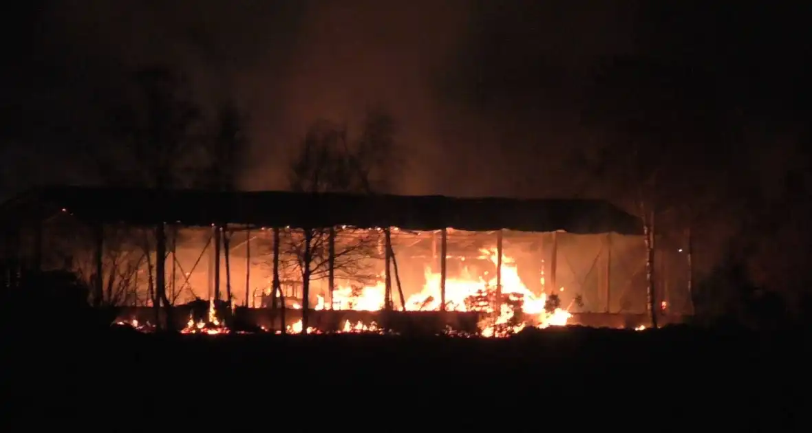 Grote brand in houtloods