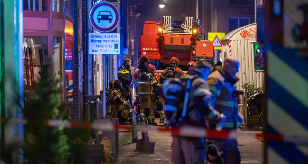 Persoon overleden bij brand in woning - Foto 6