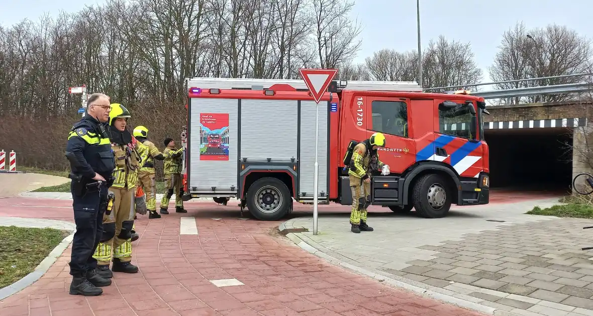 Brandweer blust brandende fiets - Foto 7