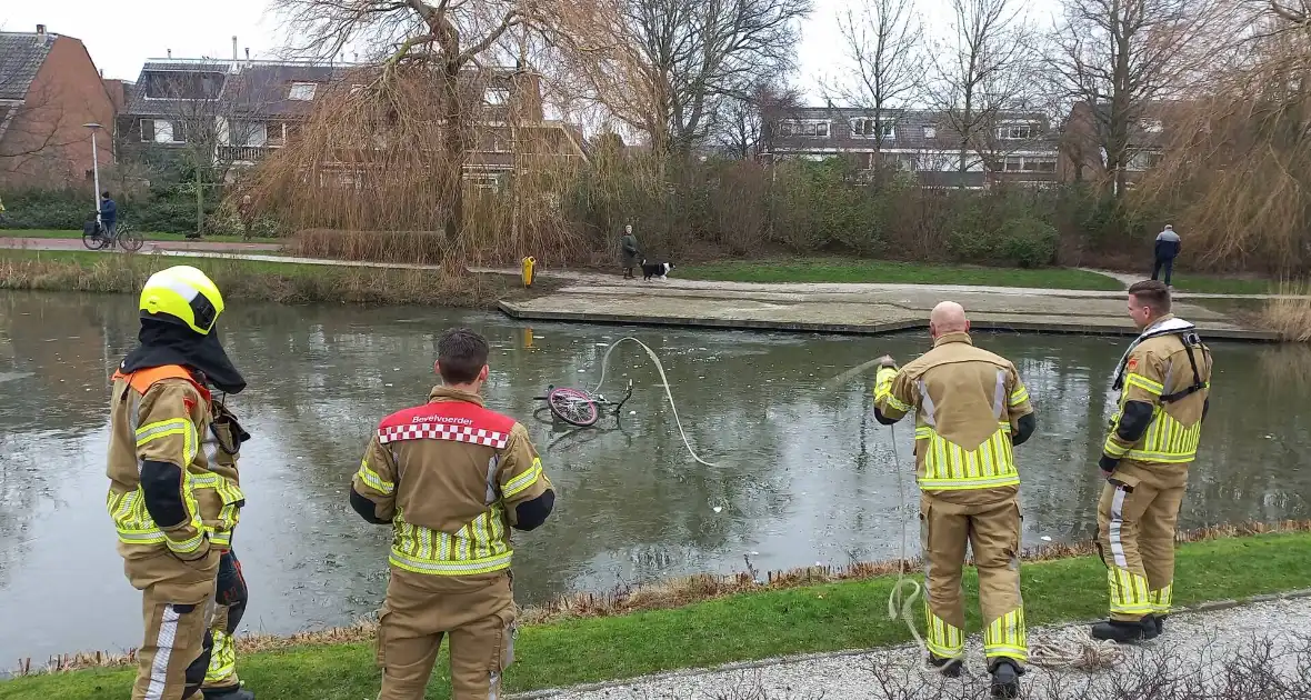 Fiets op ijs zorgt voor brandweerinzet - Foto 10