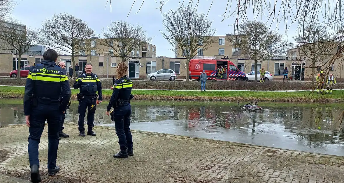 Fiets op ijs zorgt voor brandweerinzet - Foto 4