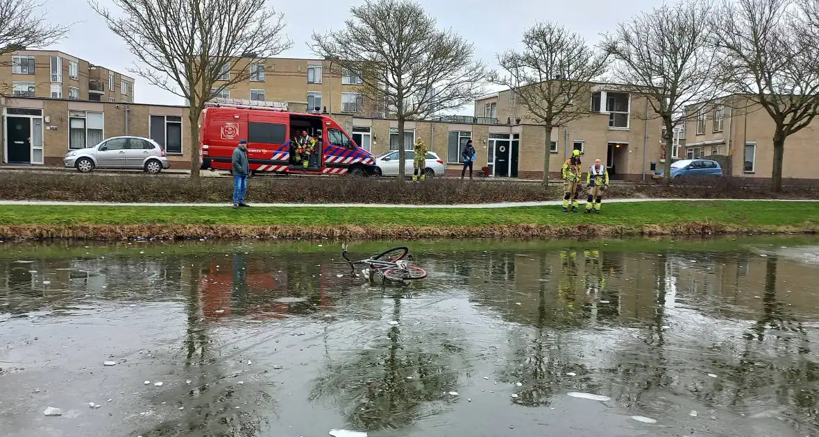 Fiets op ijs zorgt voor brandweerinzet - Foto 5