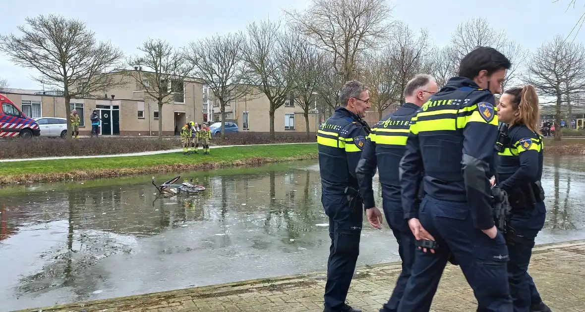 Fiets op ijs zorgt voor brandweerinzet - Foto 6