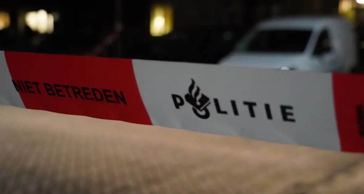 Persoon zwaargewond bij steekincident - Foto 5