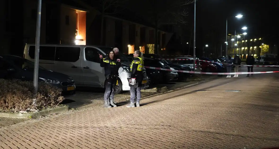Persoon zwaargewond bij steekincident - Foto 6
