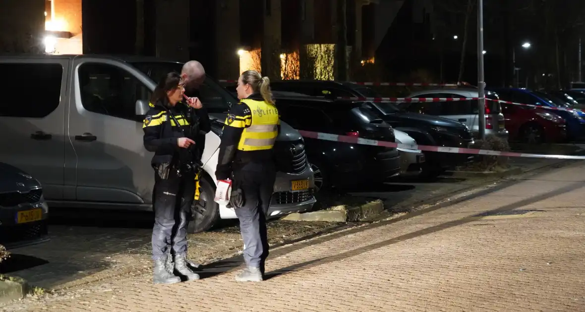 Persoon zwaargewond bij steekincident - Foto 7