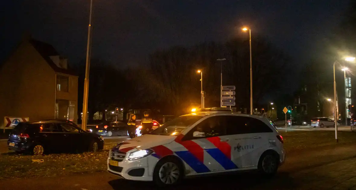 Twee gewonden bij ongeval tussen auto en paal - Foto 4