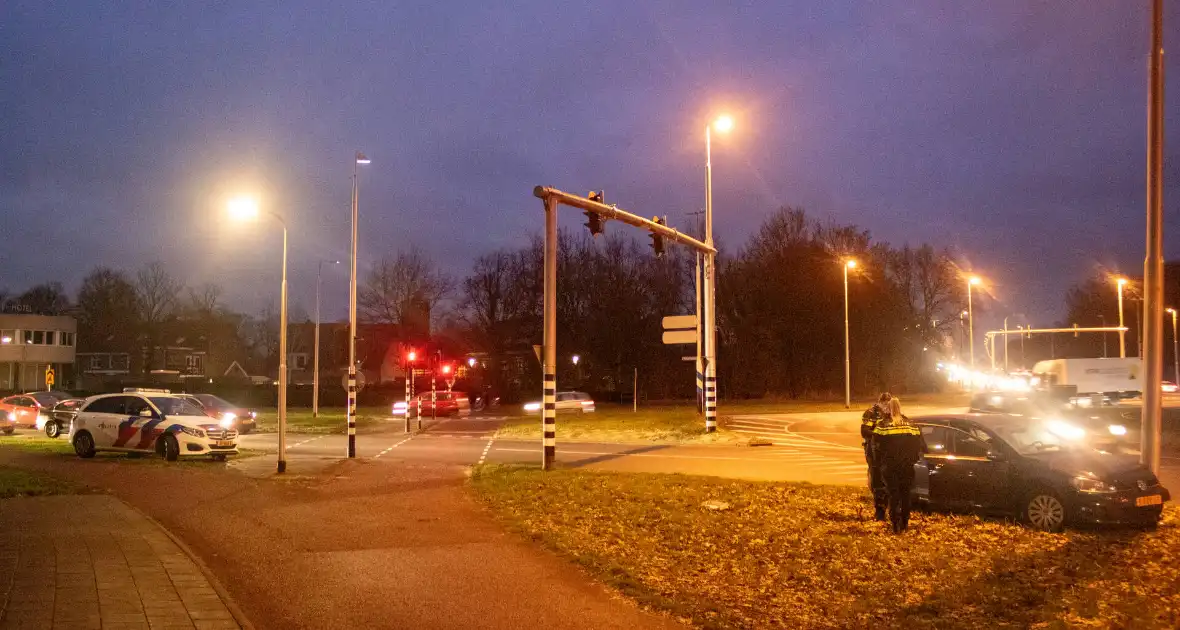 Twee gewonden bij ongeval tussen auto en paal - Foto 5