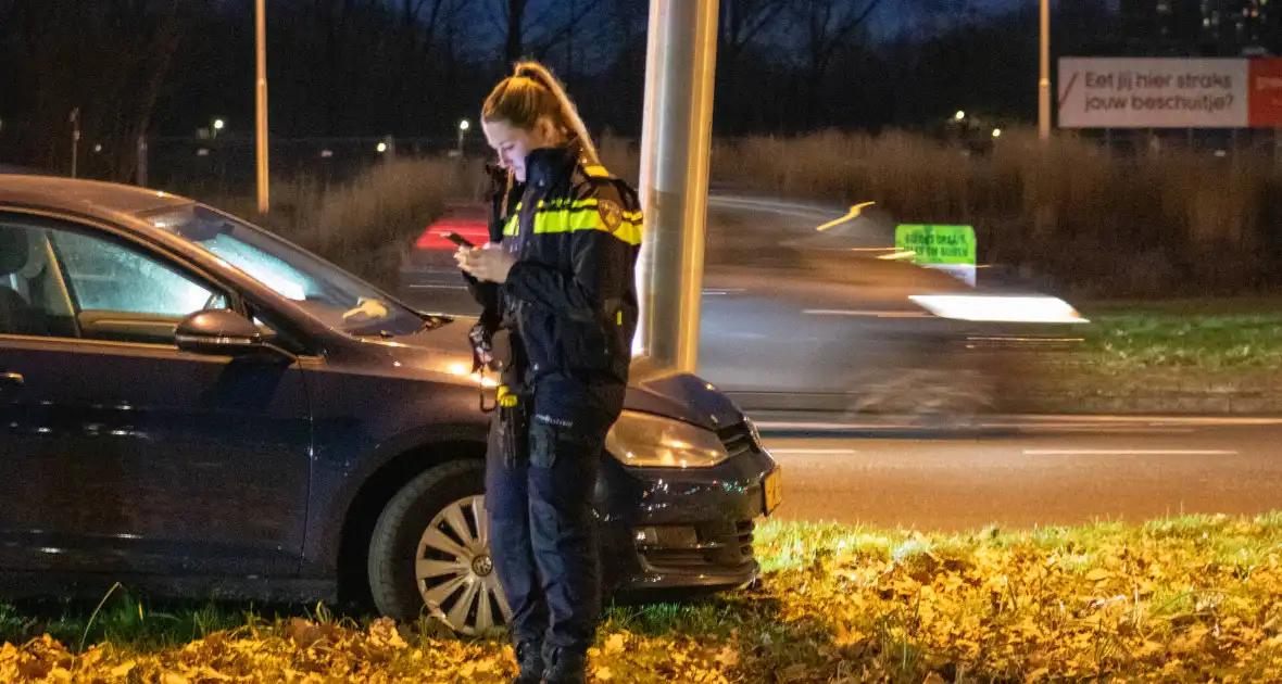 Twee gewonden bij ongeval tussen auto en paal - Foto 6