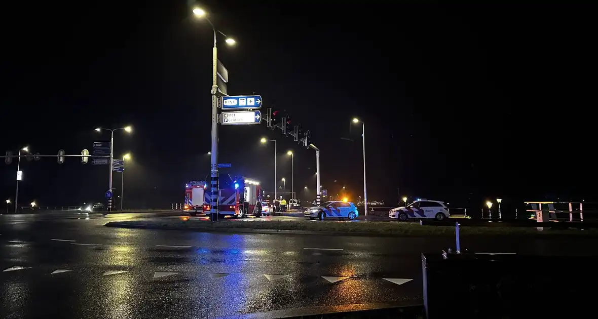 Auto belandt ondersteboven onderaan talud na achtervolging - Foto 10