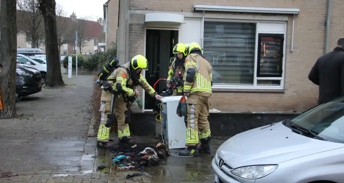 Droger vliegt in brand in woning