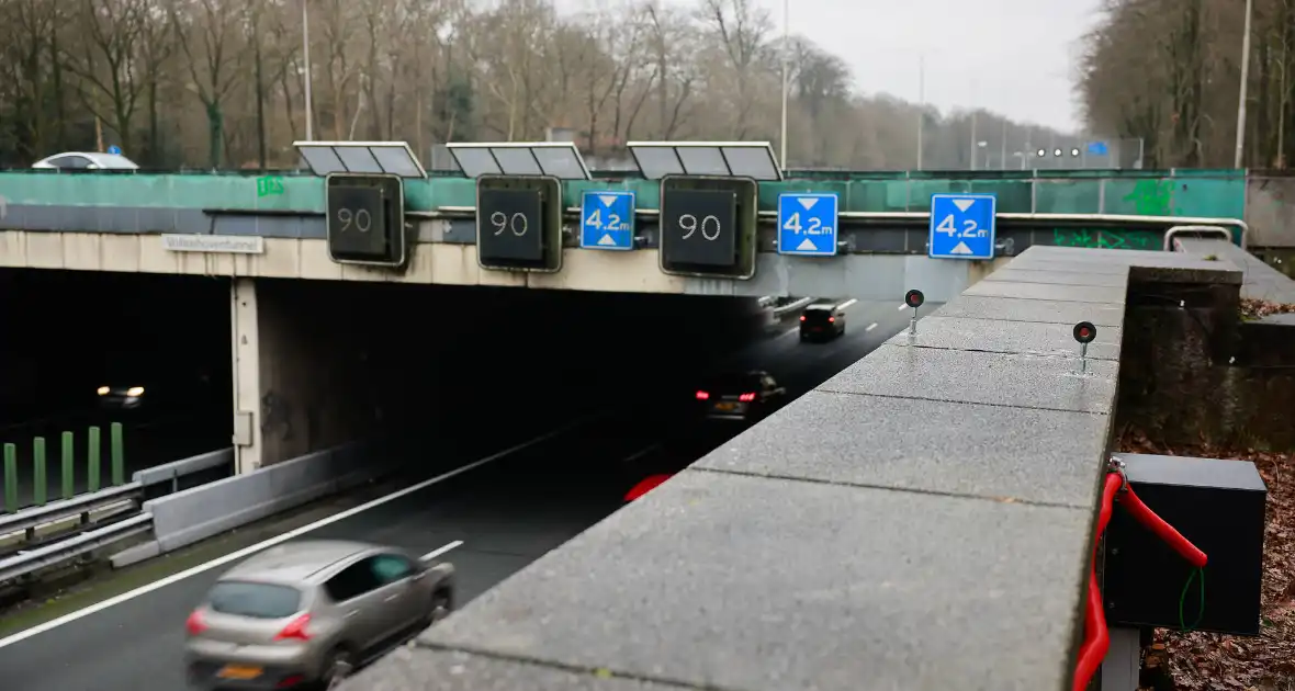 Geavanceerde meetapparatuur geplaatst op Vollenhovetunnel